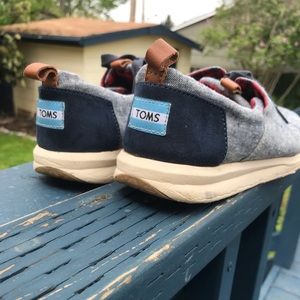Toms 10 W Tie Fabric Shoes